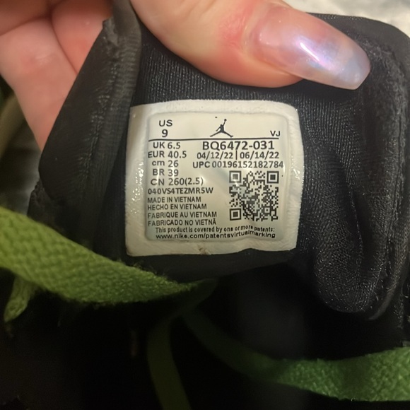 Air Jordans - Picture 4 of 5